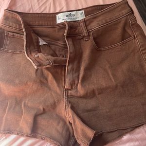 HOLLISTER HIGH-RISE MOM SHORT